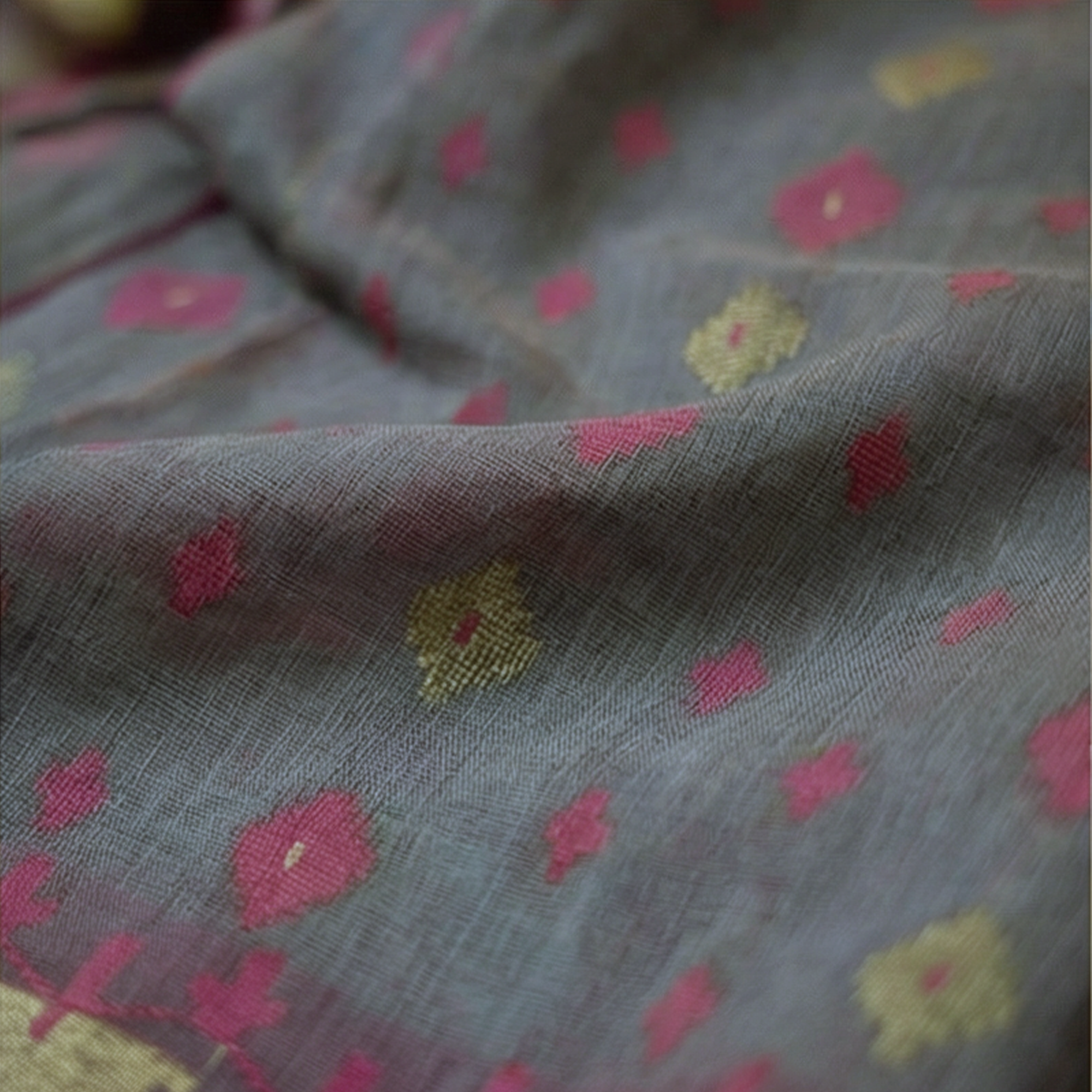 Silver Ash Handloom Dhakai Jamdani Saree: Authentic Craft, Classic Motifs