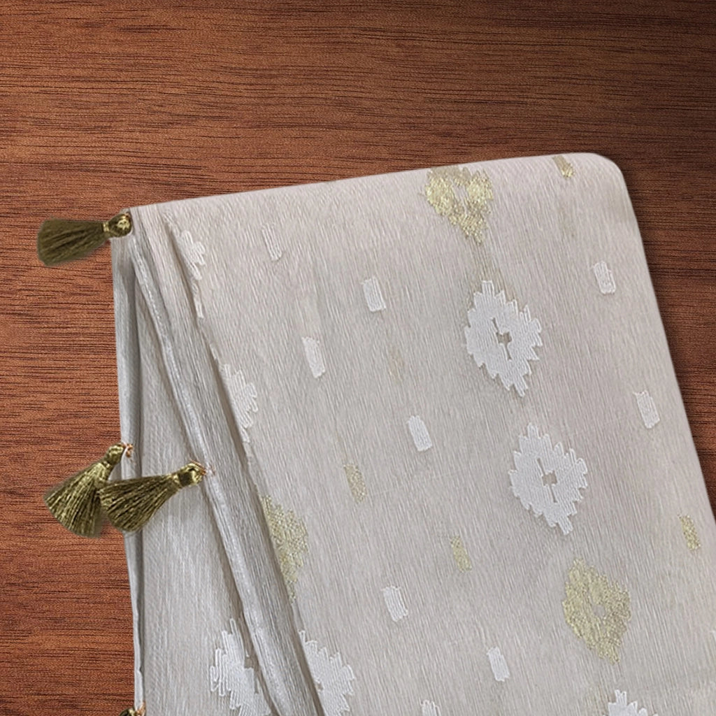 Pristine White Handloom Dhakai Jamdani Saree: Breathable Cotton, Ethnic Motifs