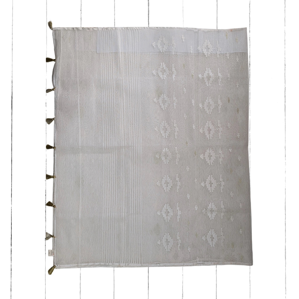 Pristine White Handloom Dhakai Jamdani Saree: Breathable Cotton, Ethnic Motifs