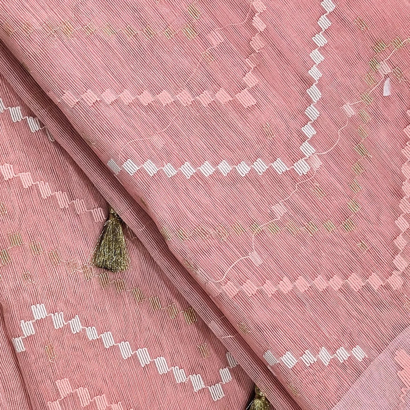 Soft Pink Handloom Dhakai Jamdani Saree: Pure Cotton, Intricate Motifs