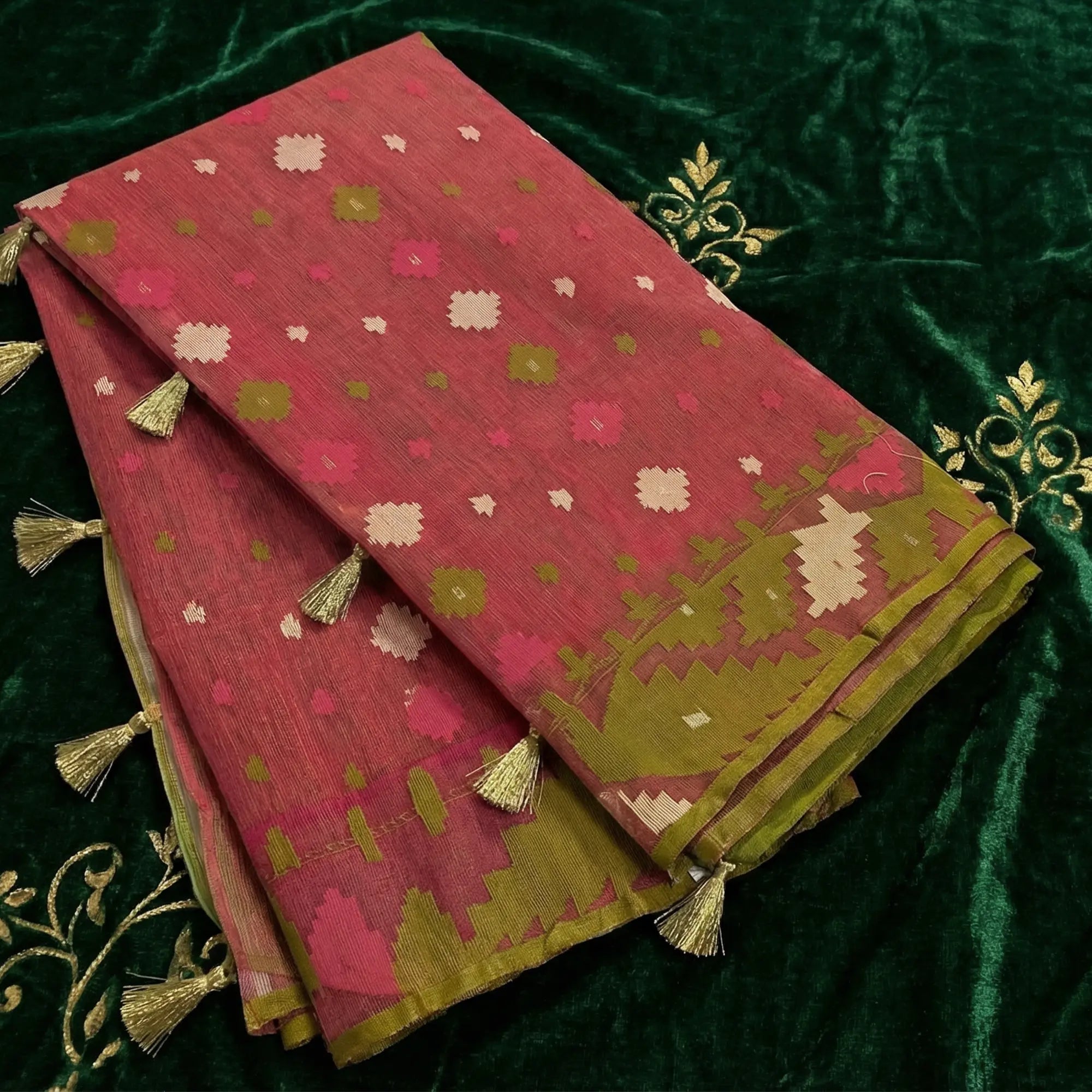Elegant Olive Handloom Dhakai Jamdani Saree: Lightweight Weave, Traditional Motifs