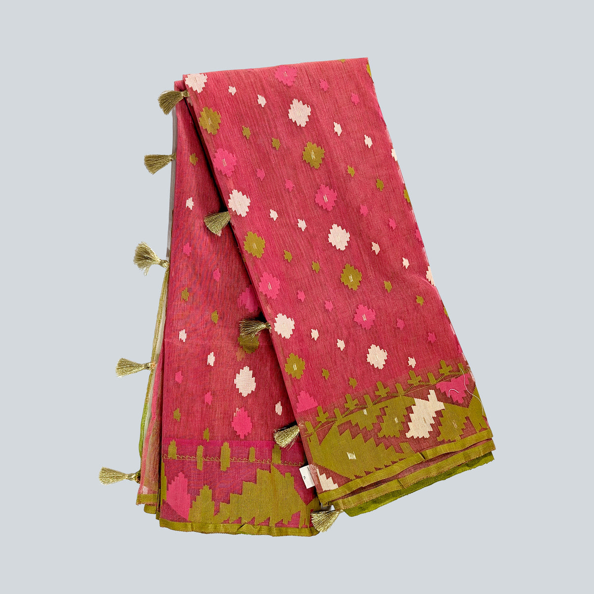 Hand-Finished Pallu Detail
