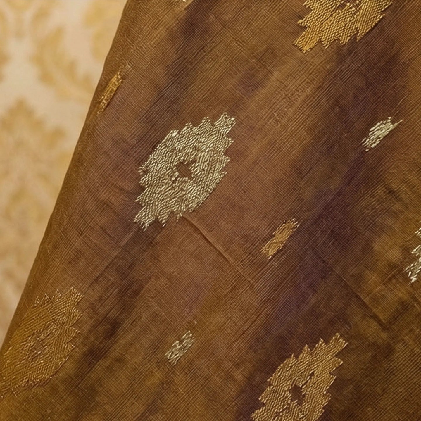 Earthy Brown Handloom Dhakai Jamdani Saree: Soft Texture, Traditional Motifs