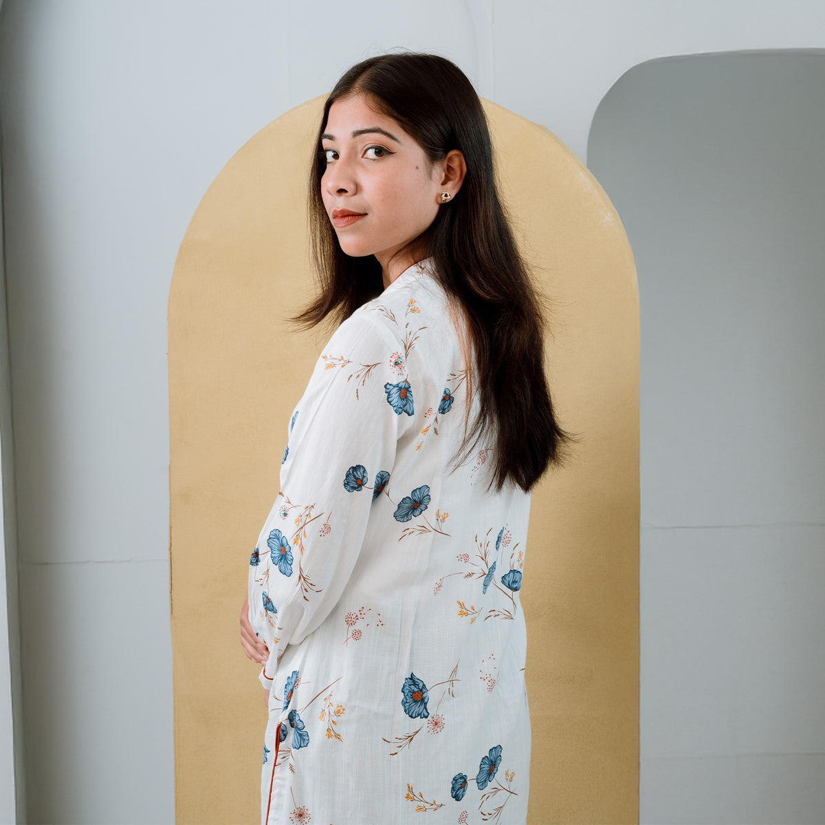 Neck And Sleeve Piping Detail